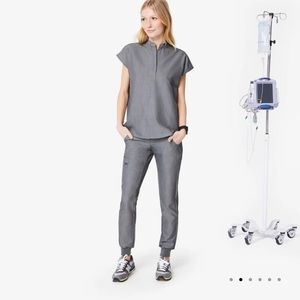 LIKE NEW FIGS SET Rafaela TOP AND Zamora BOTTOMS